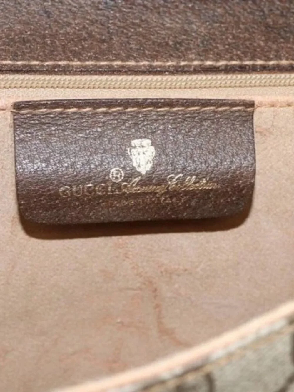 GUCCI GG Supreme Shoulder Bag PVC Beige Gold Auth ka3509